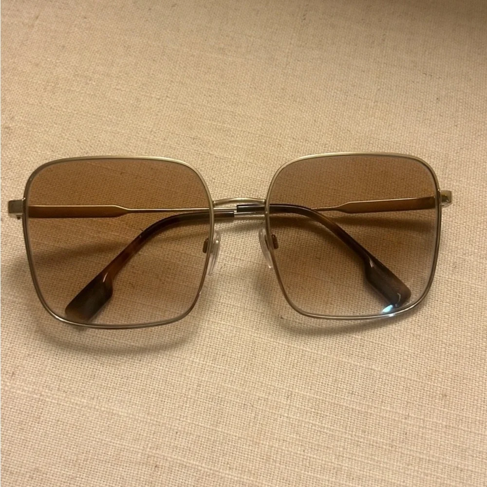 NWOT Burberry B3119 1313/13 Jude Gold Square Sunglasses